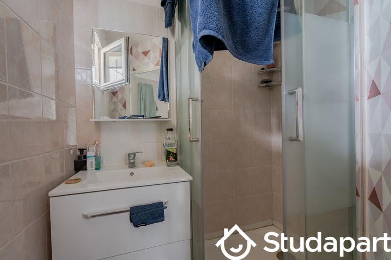 Chambre - 104 m² - 1 pièce