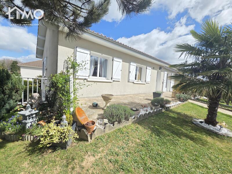 Maison traditionnelle - 108 m² - 6 pièces