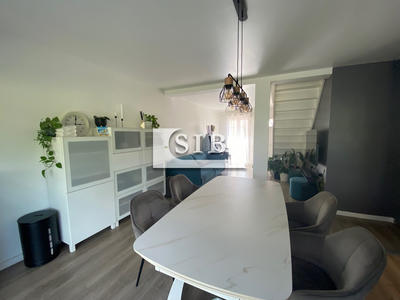 Maison - 98 m² - 6 pièces