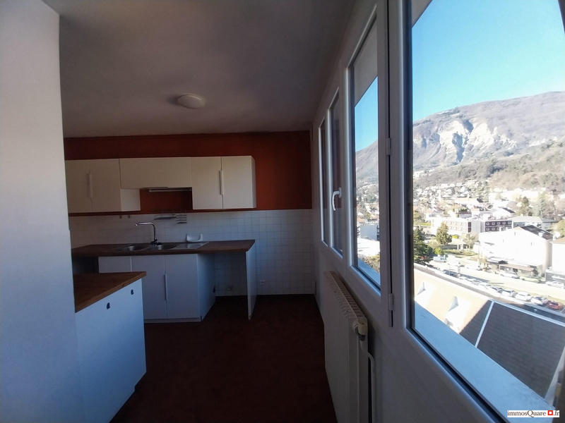 Appartement - 100 m² - 5 pièces