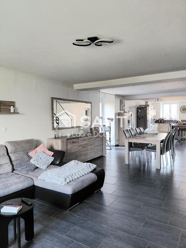 Maison - 211 m² - 6 pièces