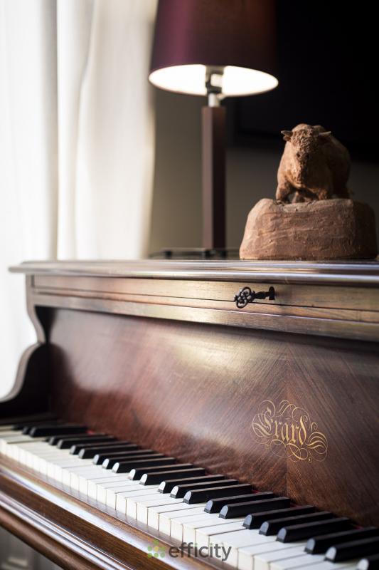 Villa - 244 m² - 9 pièces