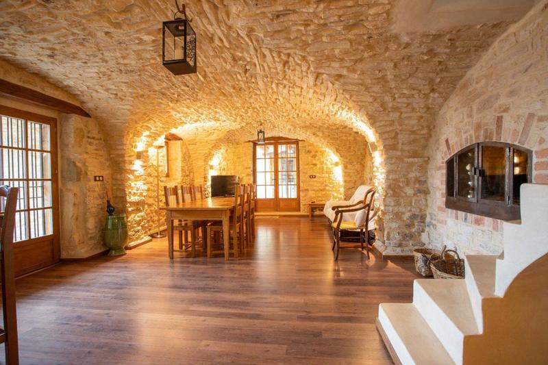 Mas - 288 m² - 5 pièces