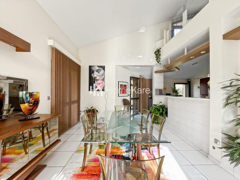 Maison - 200 m² - 5 pièces