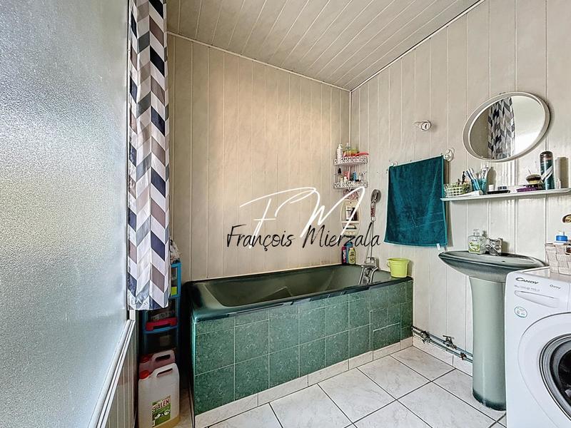 Maison - 182 m² - 9 pièces