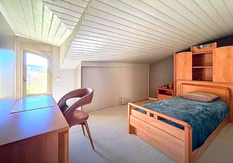 Villa - 145 m² - 9 pièces