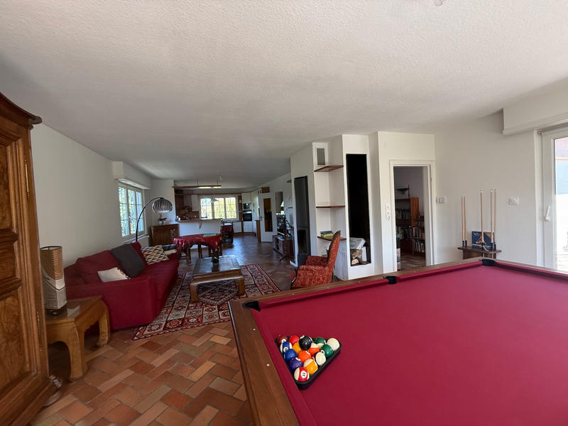 Maison - 246 m² - 10 pièces