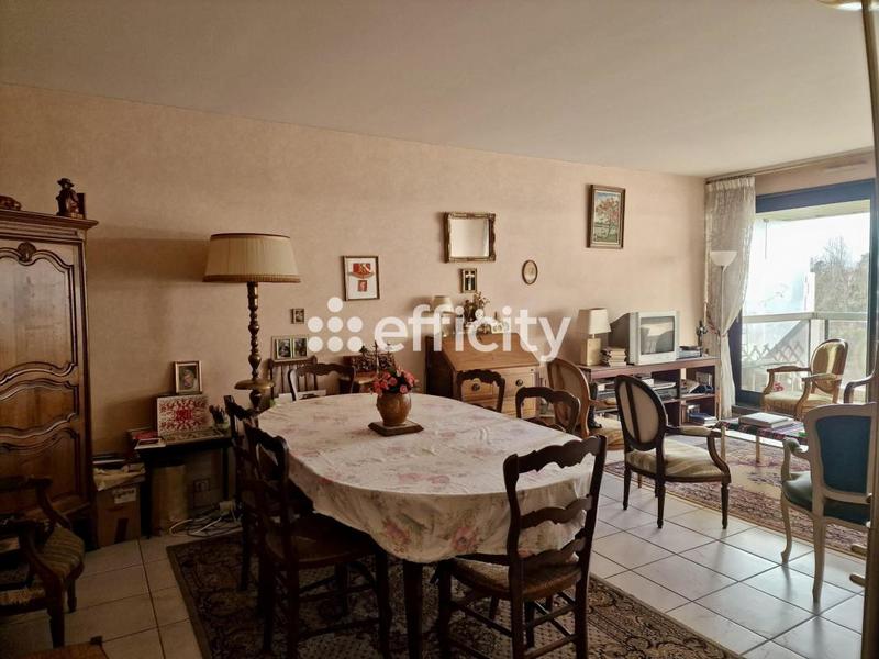 Appartement - 98 m² - 4 pièces