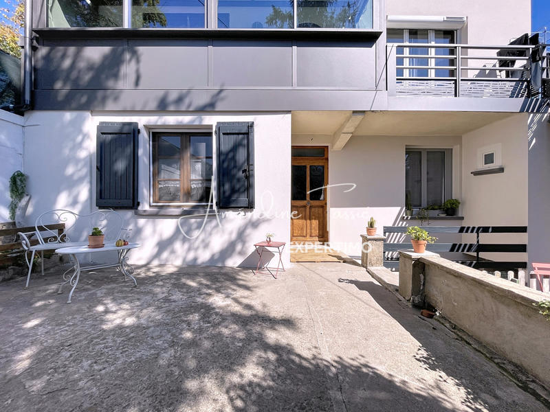 Appartement - 90 m² - 4 pièces