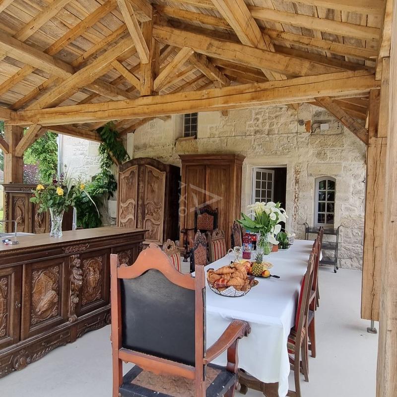 Maison - 342 m² - 8 pièces