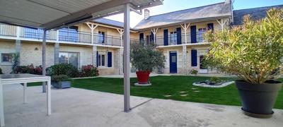 Maison - 220 m² - 8 pièces