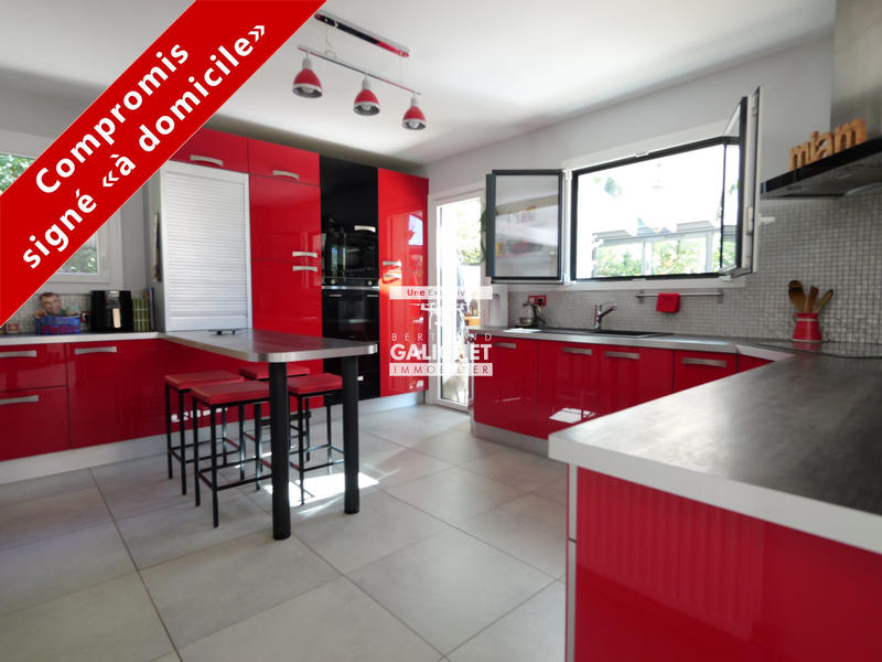 Maison traditionnelle - 155 m² - 5 pièces