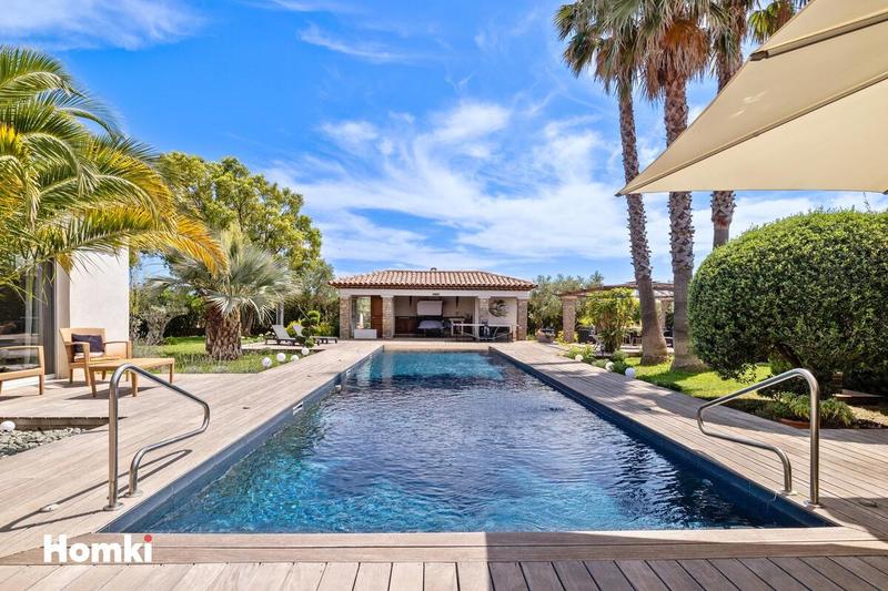 Villa - 210 m² - 5 pièces