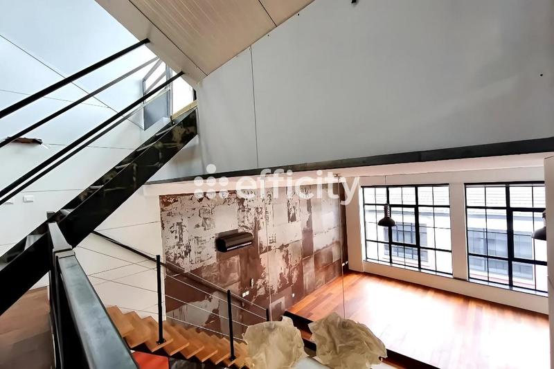 Loft - 138 m² - 3 pièces