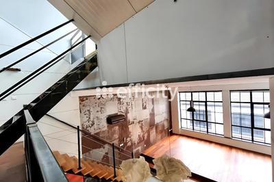 Loft - 138 m² - 3 pièces