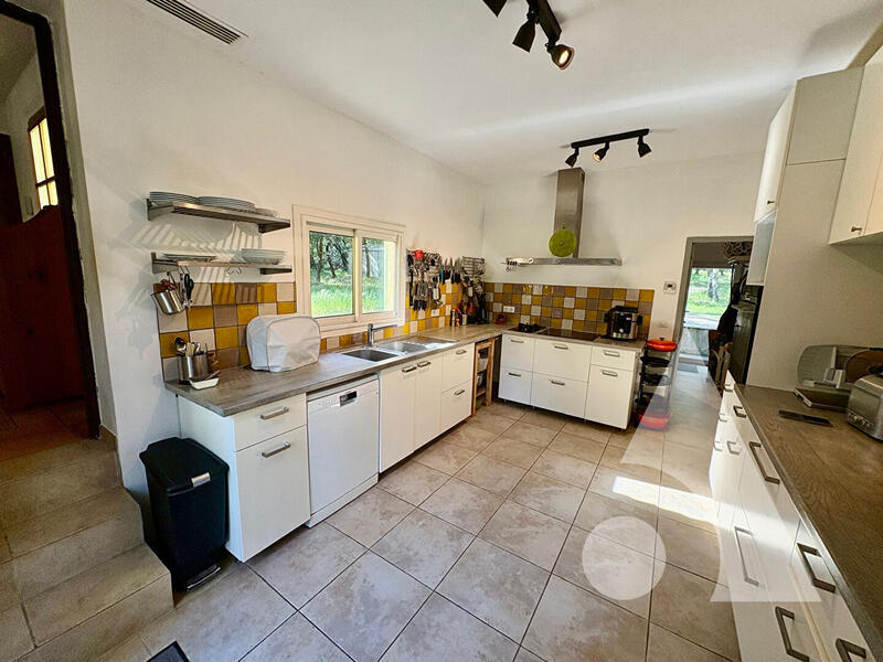 Maison - 137 m² - 5 pièces