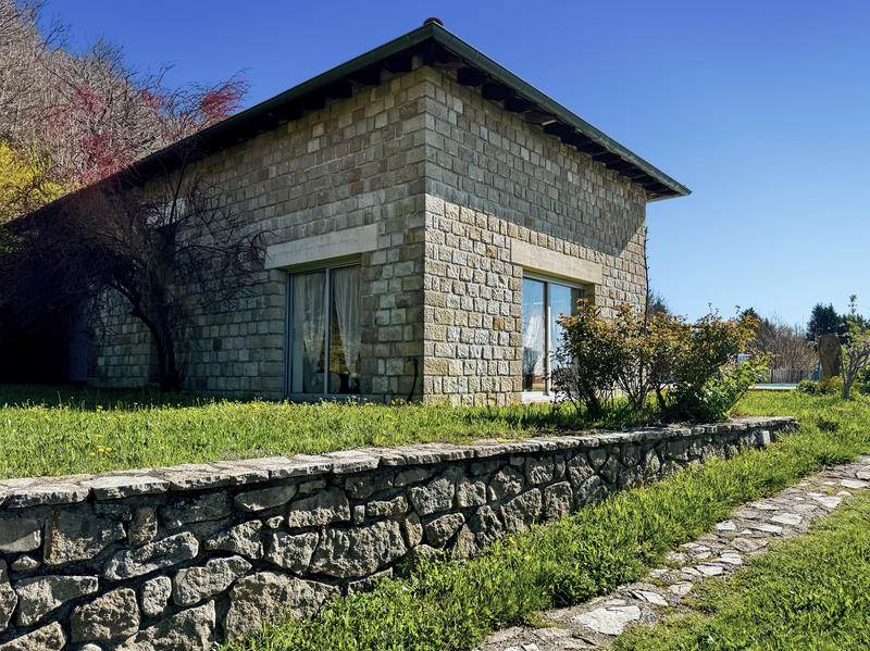 Propriété - 357 m² - 13 pièces