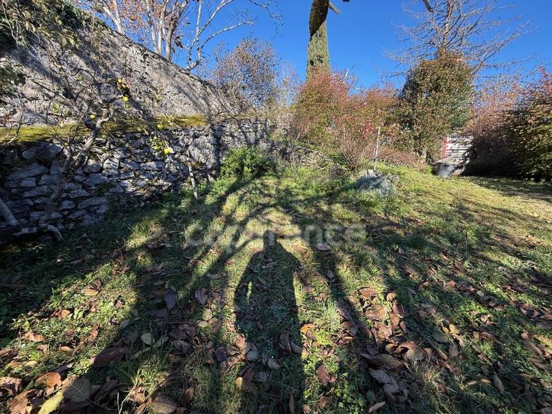 Terrain constructible - 781 m²