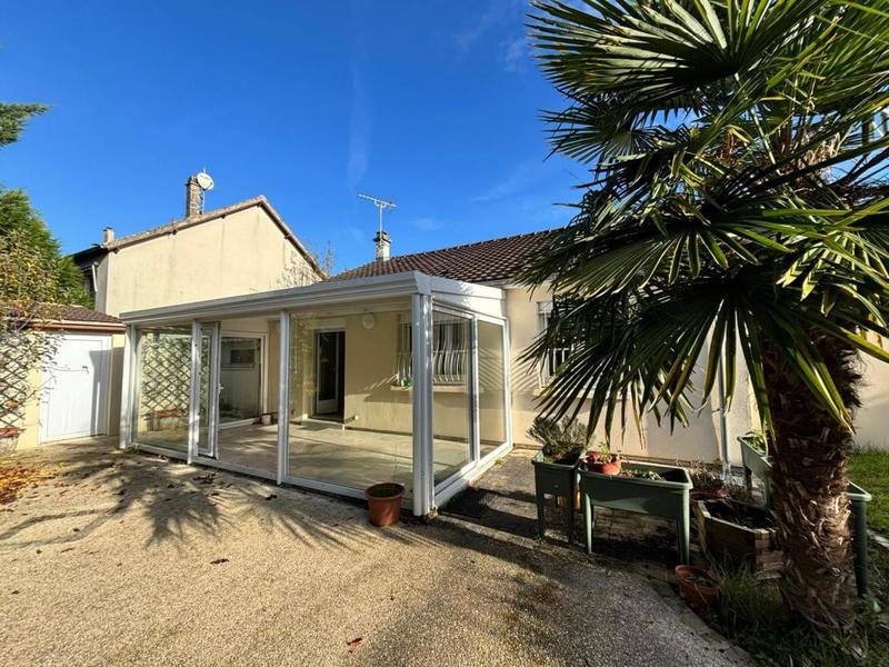 Maison - 93 m² - 4 pièces