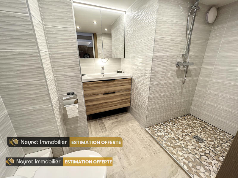 Villa - 225 m² - 8 pièces