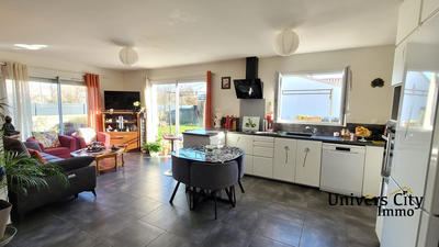 Maison - 90 m² - 4 pièces