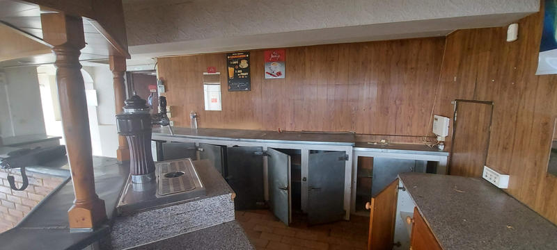 Maison - 240 m² - 11 pièces