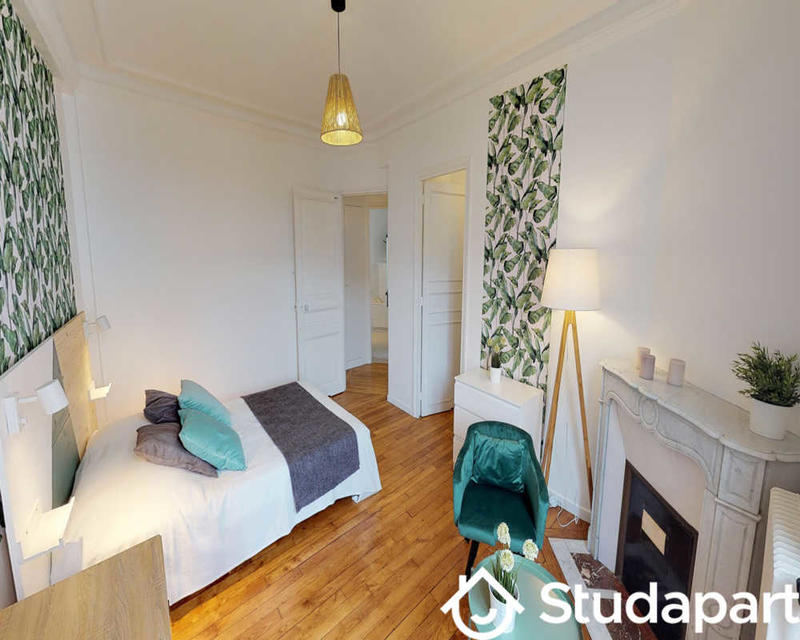 Chambre - 100 m² - 1 pièce