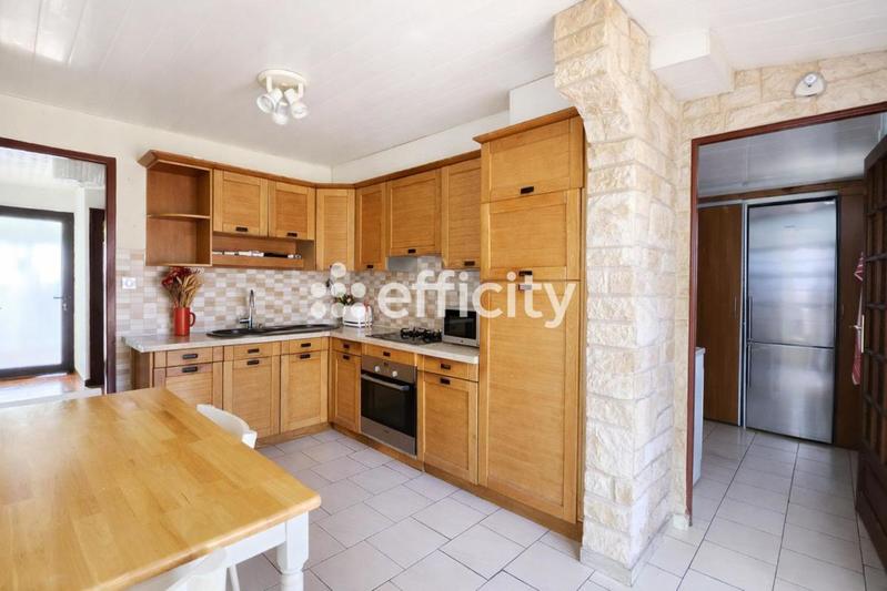 Maison - 74 m² - 5 pièces