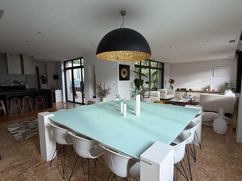 Maison - 253 m² - 6 pièces