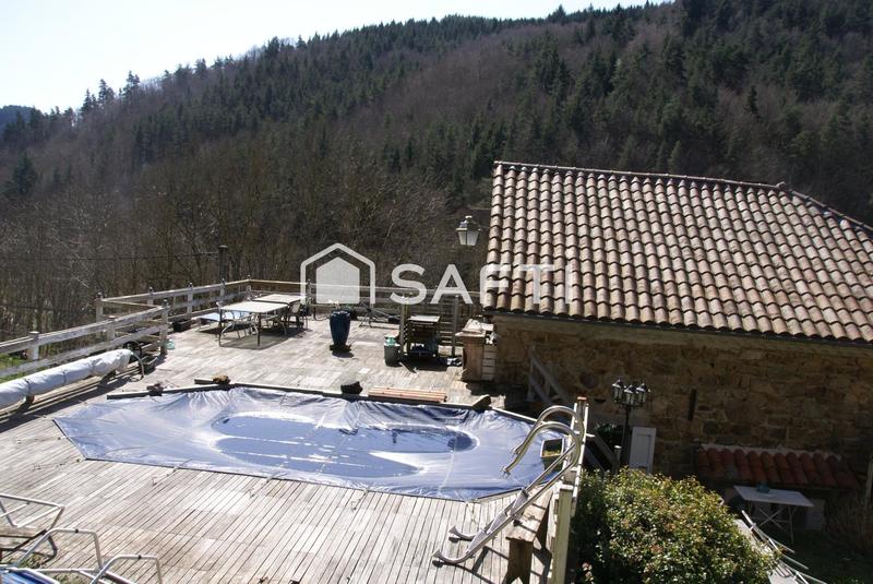 Maison - 263 m² - 8 pièces