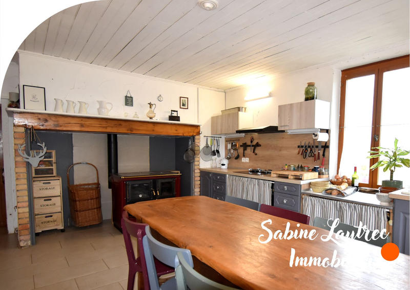 Propriété - 270 m² - 7 pièces