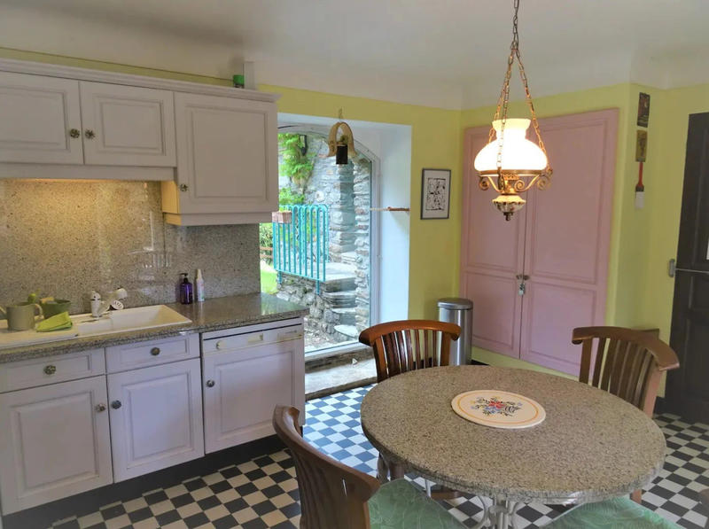 Mas - 197 m² - 12 pièces