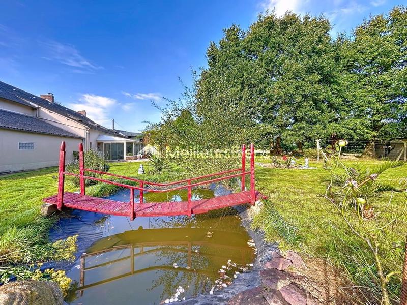 Maison - 230 m² - 10 pièces