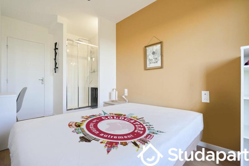 Chambre - 11 m² - 1 pièce