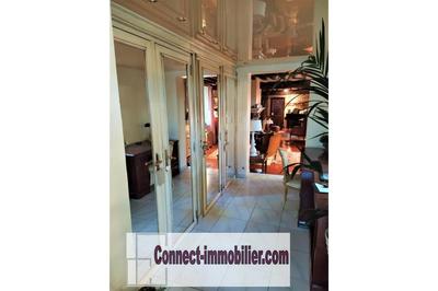 Maison - 248 m² - 8 pièces