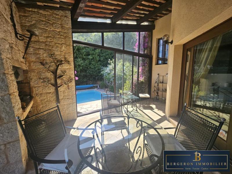 Villa - 197 m² - 8 pièces