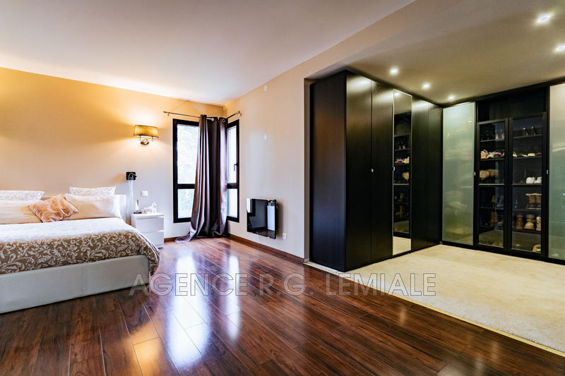 Maison - 190 m² - 10 pièces