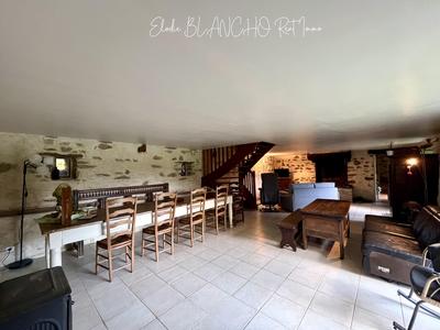 Maison - 136 m² - 7 pièces