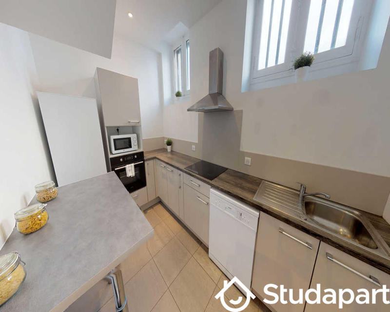 Chambre - 70 m² - 1 pièce