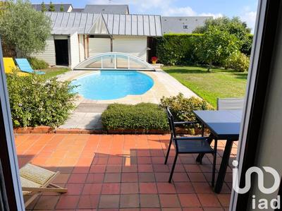 Maison - 220 m² - 8 pièces