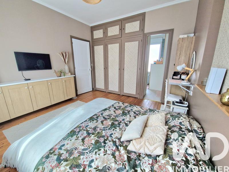 Maison - 267 m² - 10 pièces