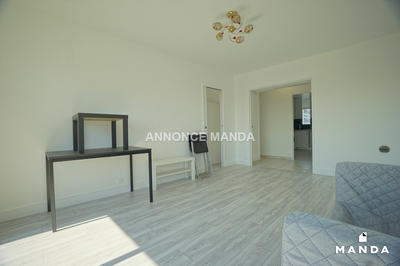 Chambre - 13 m² - 5 pièces