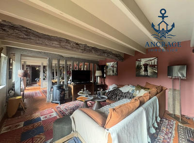 Maison - 160 m² - 11 pièces