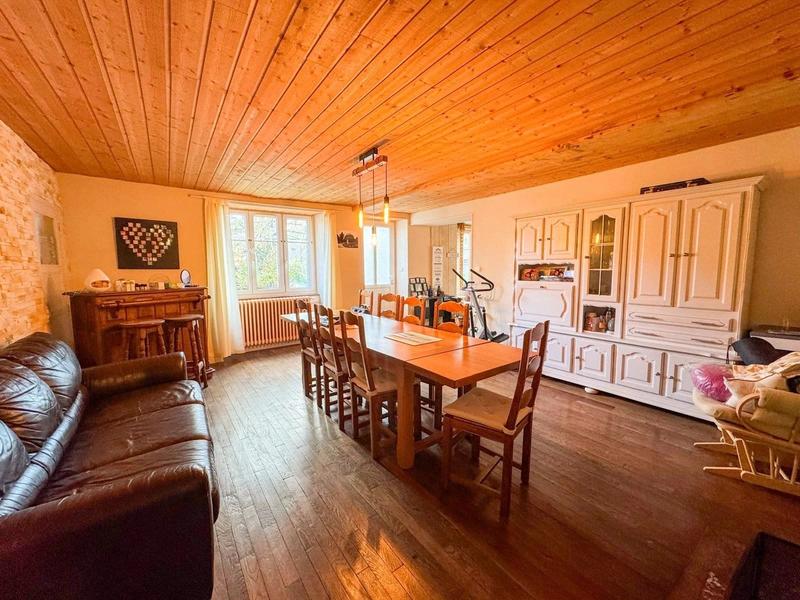 Maison - 271 m² - 7 pièces