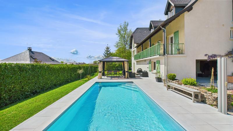 Maison - 200 m² - 6 pièces