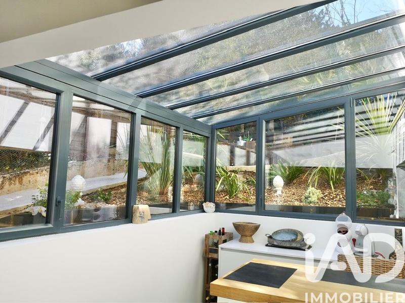 Maison - 220 m² - 5 pièces