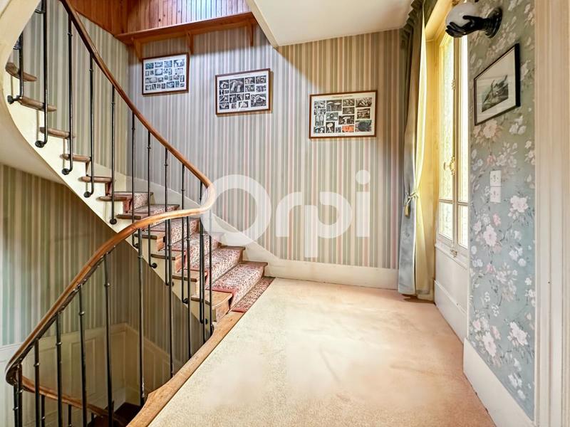 Maison - 314 m² - 10 pièces