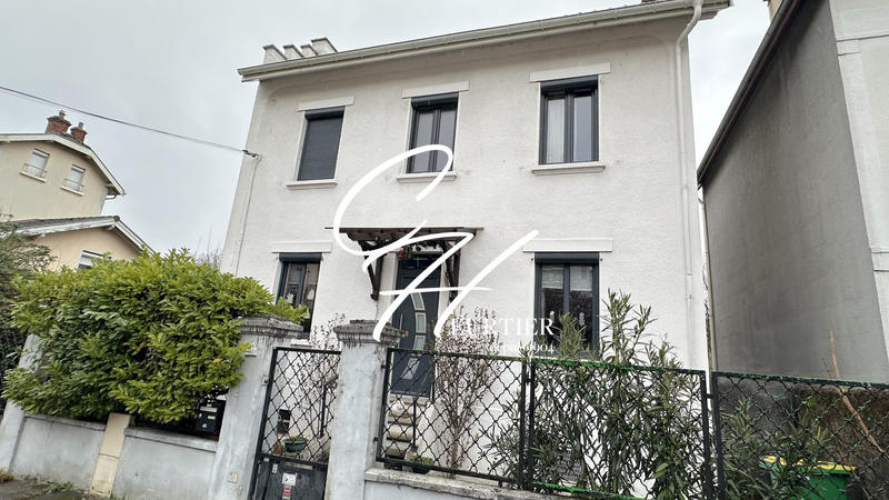 Maison - 100 m² - 5 pièces