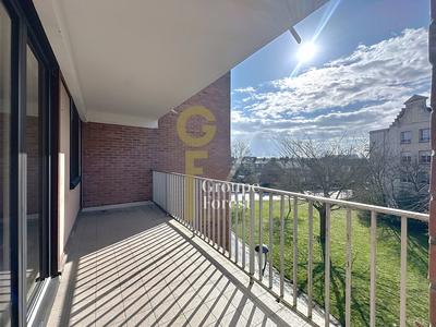 Appartement - 90 m² - 4 pièces