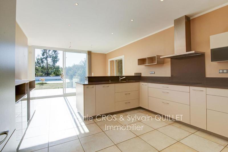 Maison - 250 m² - 7 pièces